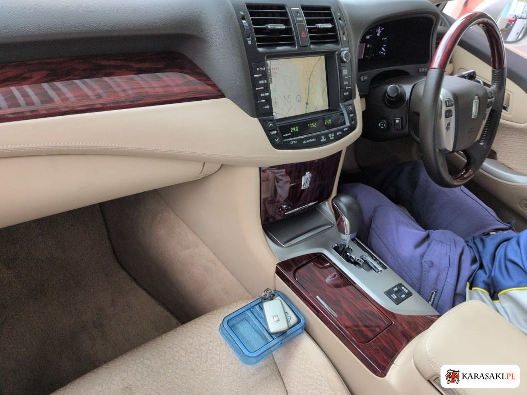 Toyota Crown 2012 z aukcji japońskiej