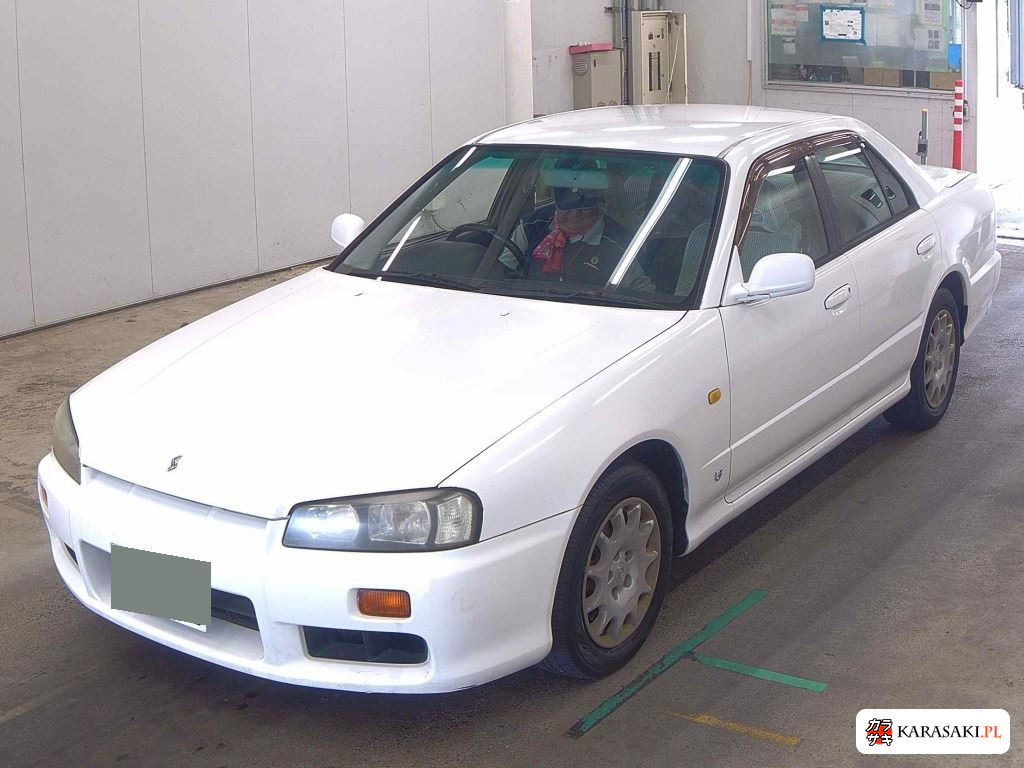 Nissan Skyline 2000 z aukcji japońskiej
