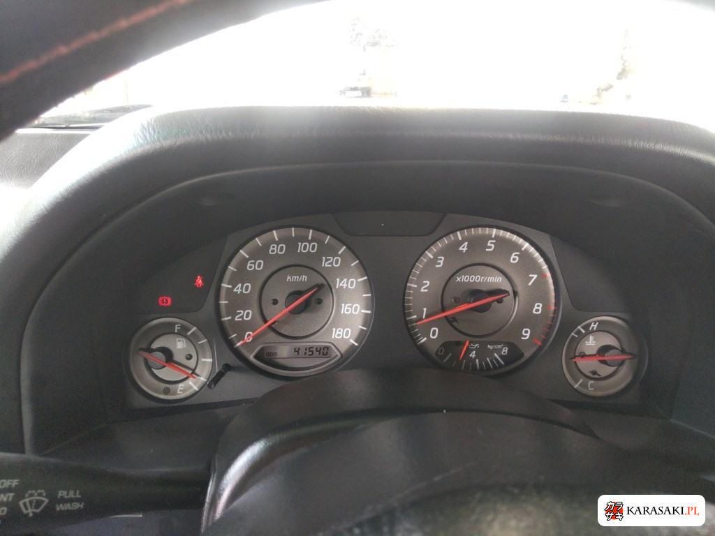 Nissan Skyline 2000 z aukcji japońskiej