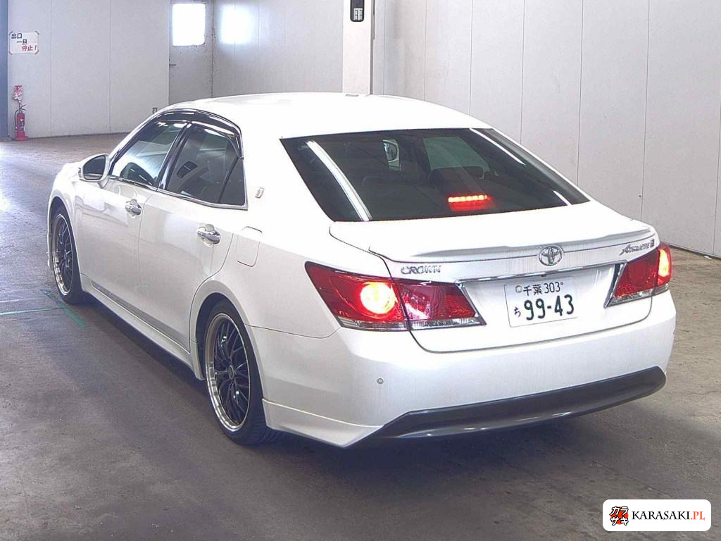 Toyota Crown 2013 z aukcji japońskiej