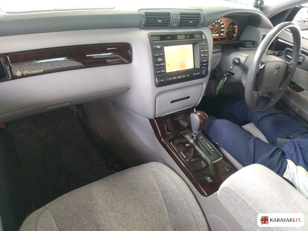 Toyota Crown 2003 z aukcji japońskiej