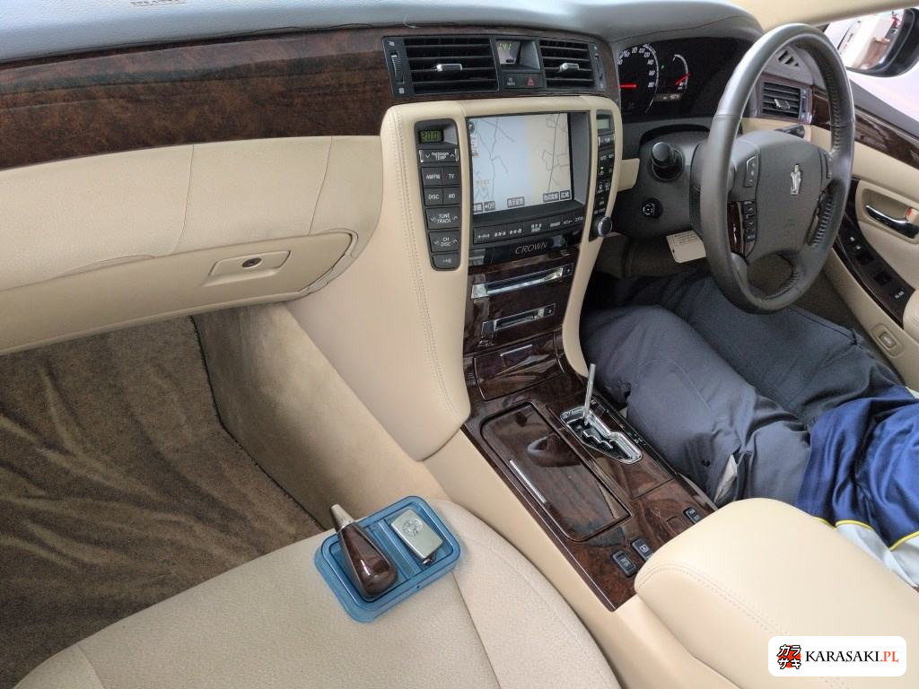 Toyota Crown 2006 z aukcji japońskiej