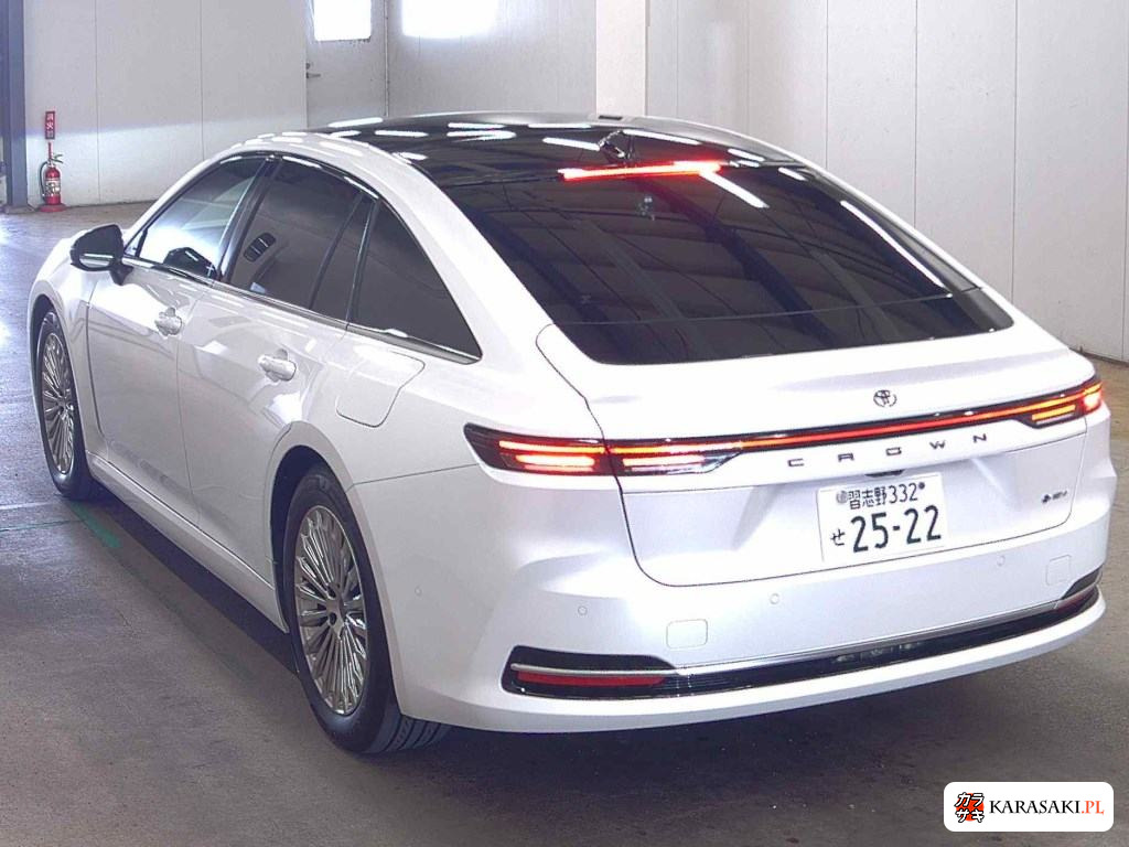 Toyota Crown 2026 z aukcji japońskiej