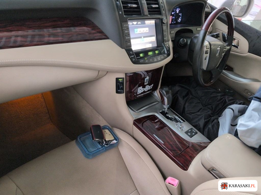 Toyota Crown 2011 z aukcji japońskiej