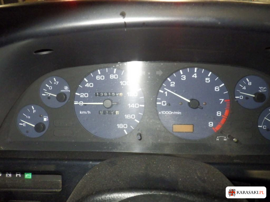 Nissan Skyline 1990 z aukcji japońskiej