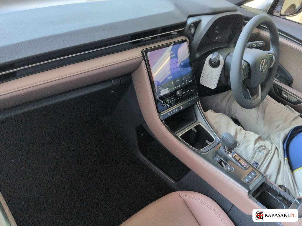 2026 Lexus LBX Elegant 5