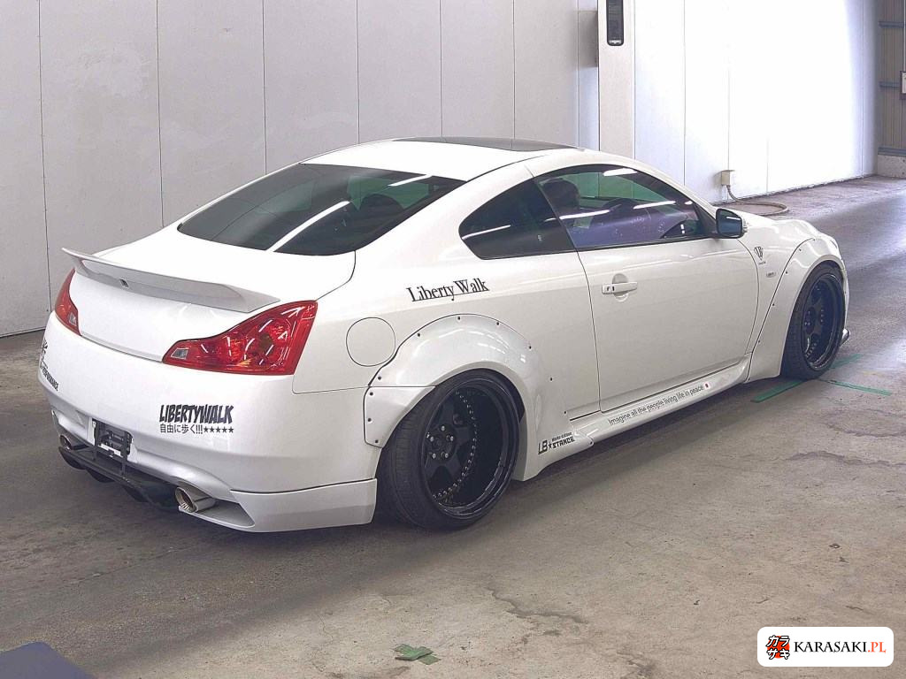 Nissan Skyline 2010 z aukcji japońskiej
