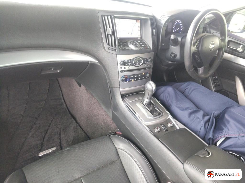 Nissan Skyline 2010 z aukcji japońskiej