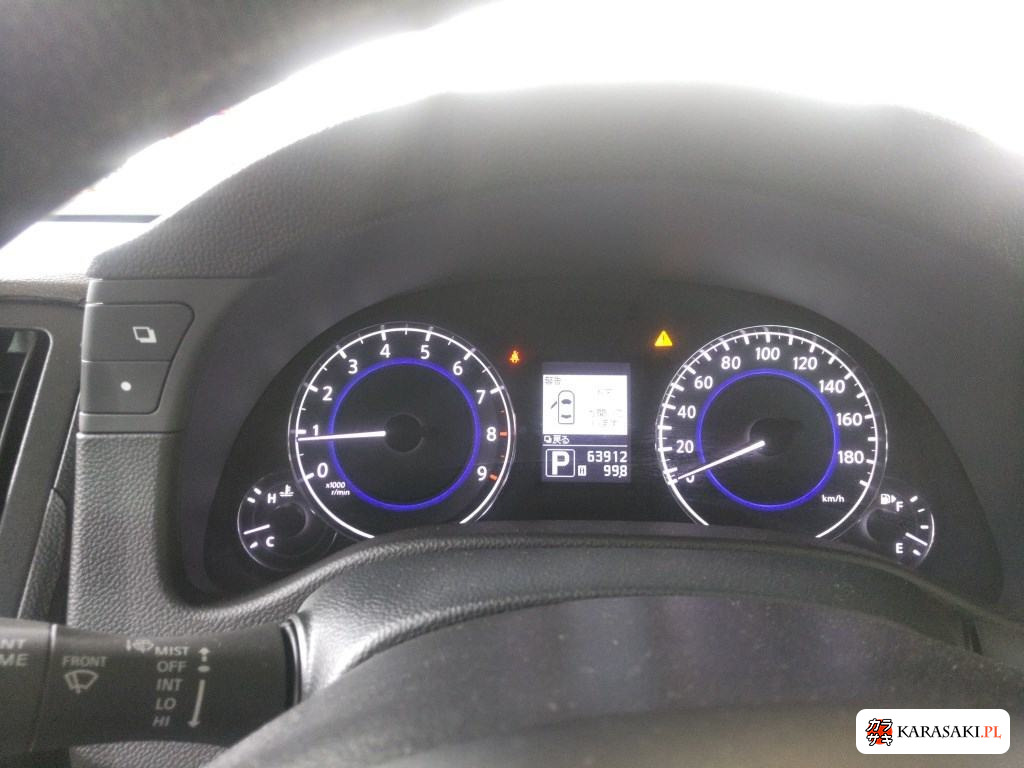 Nissan Skyline 2010 z aukcji japońskiej