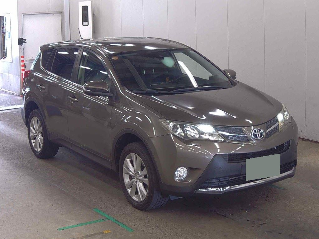 Overseas Toyota 2013 z aukcji japońskiej