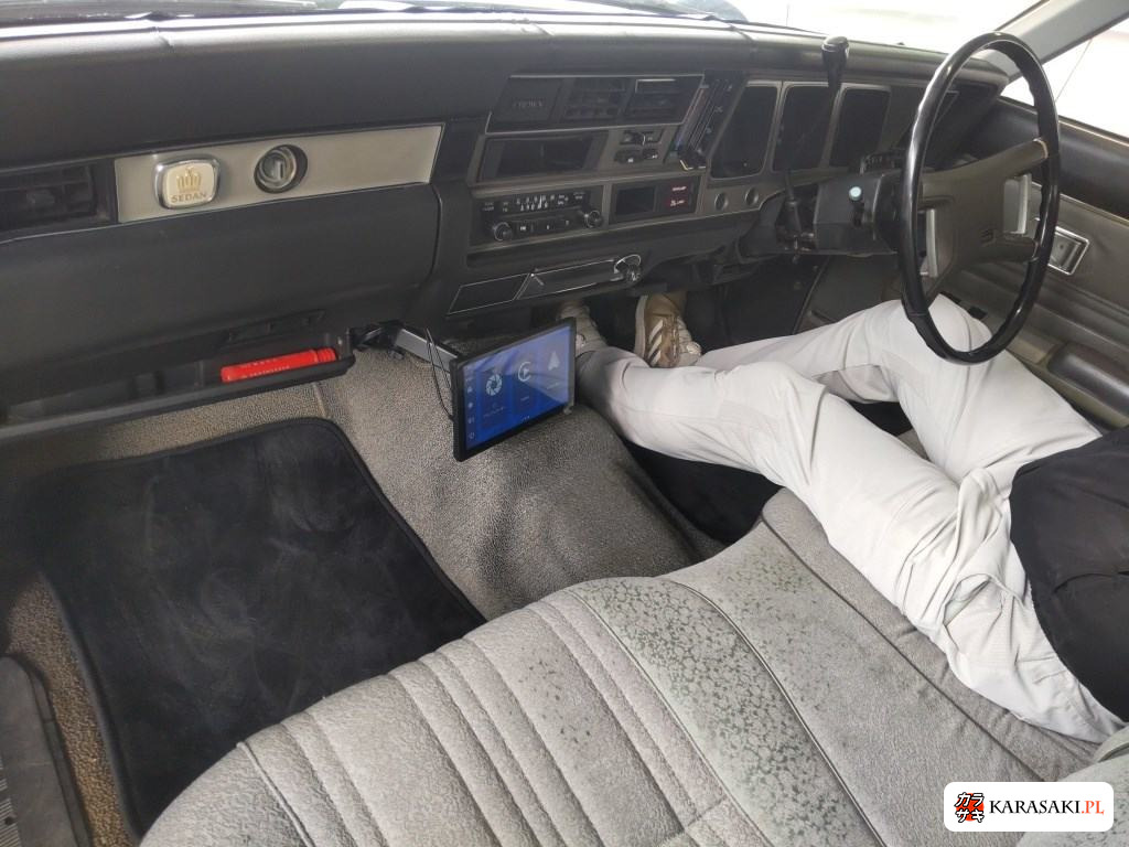 Toyota Crown 1975 z aukcji japońskiej