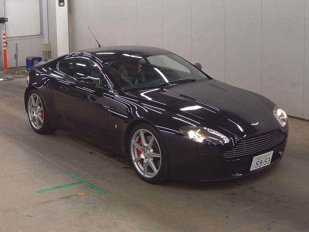 Aston Martin V8 Vantage 2006 z aukcji japońskiej