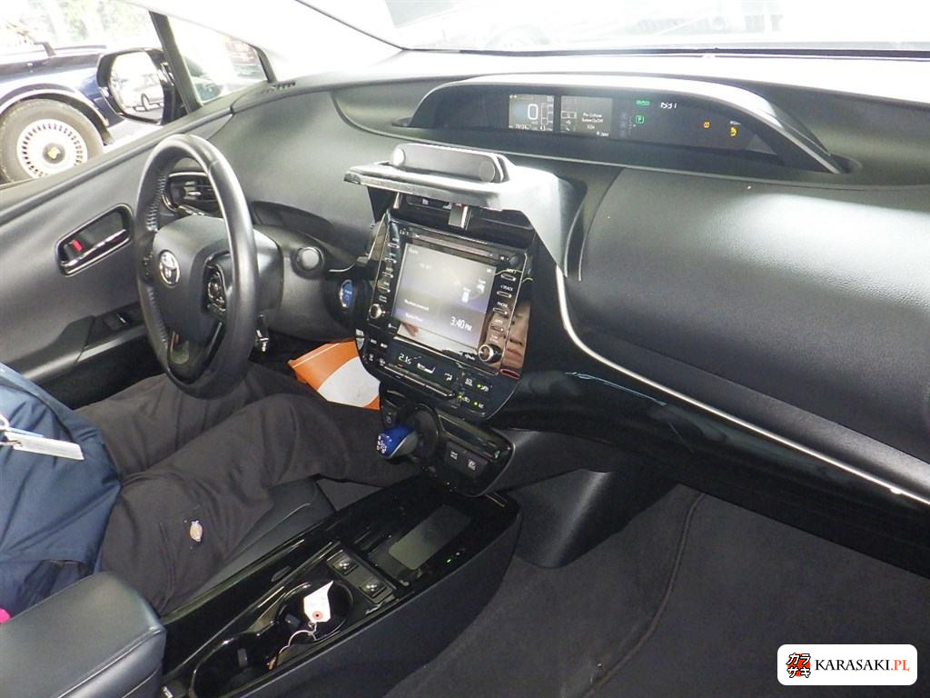 2020 America Toyota Prius 5D 5