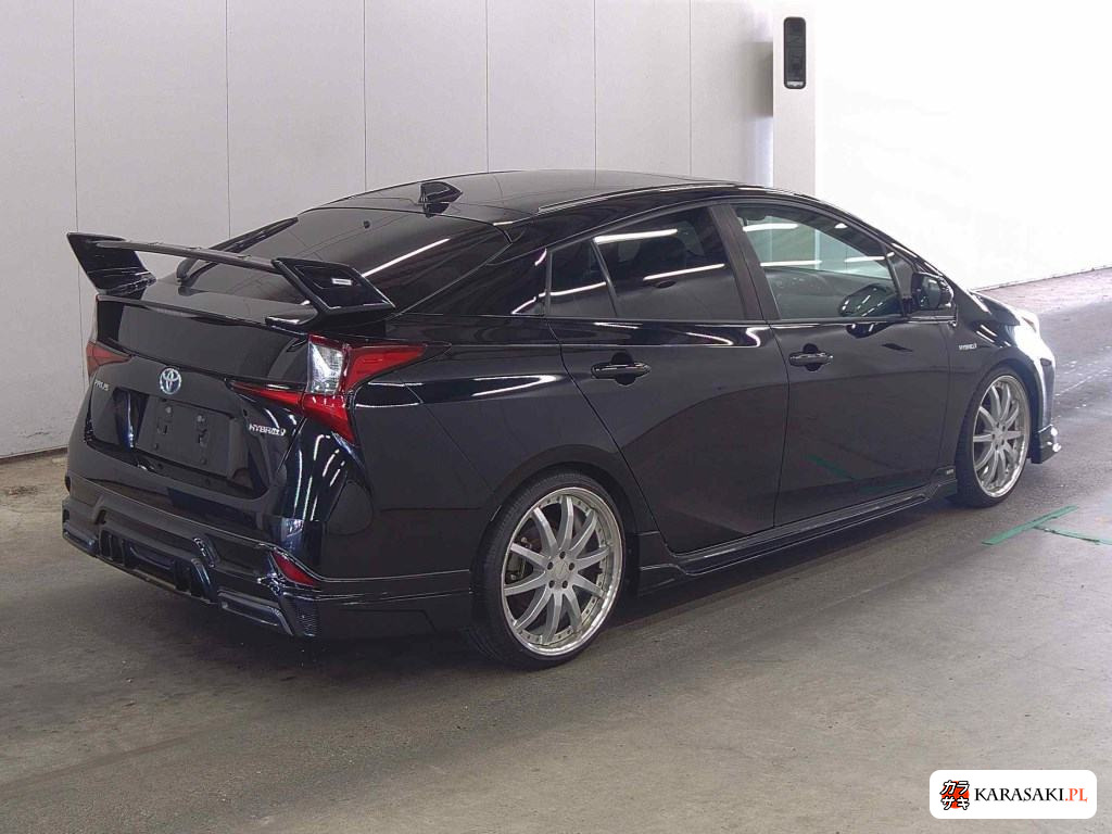2020 America Toyota Prius 5D 4