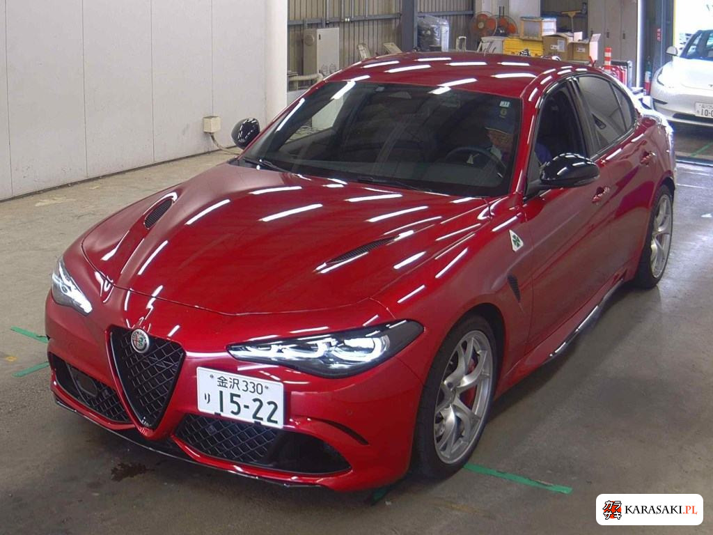 2025 Alfa Romeo Giulia 4D 2.9 V6 Bi-Turbo Quadrifoglio 3