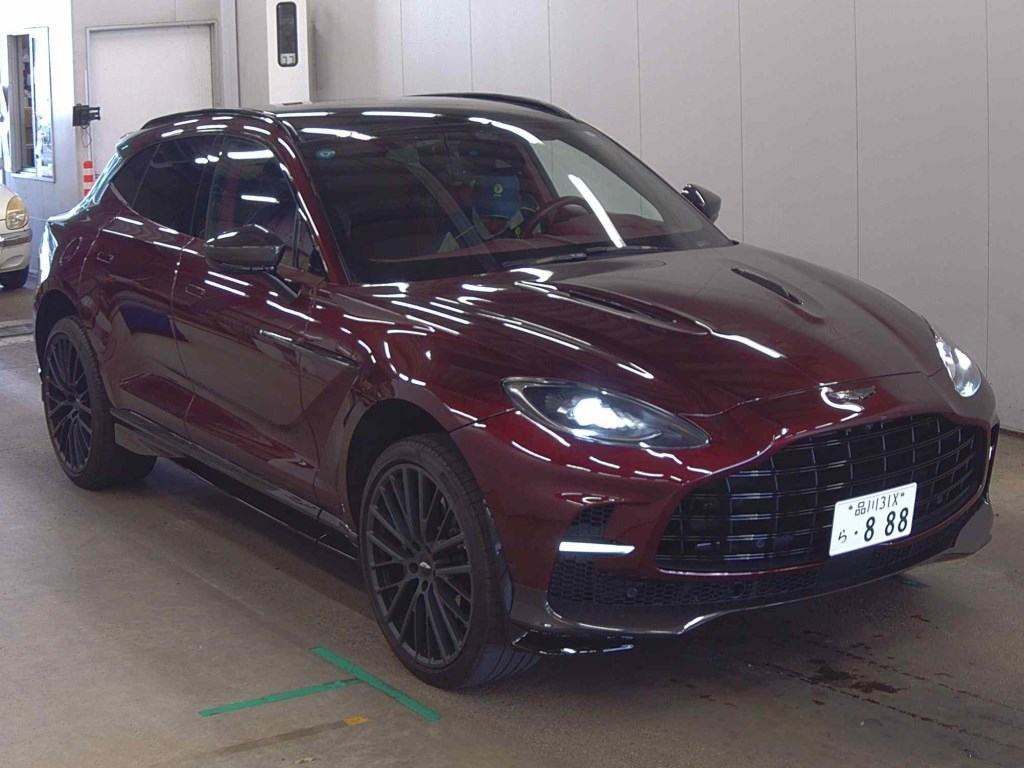 Aston Martin DBX 2023 z aukcji japońskiej