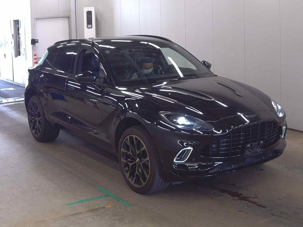 Aston Martin DBX 2021 z aukcji japońskiej