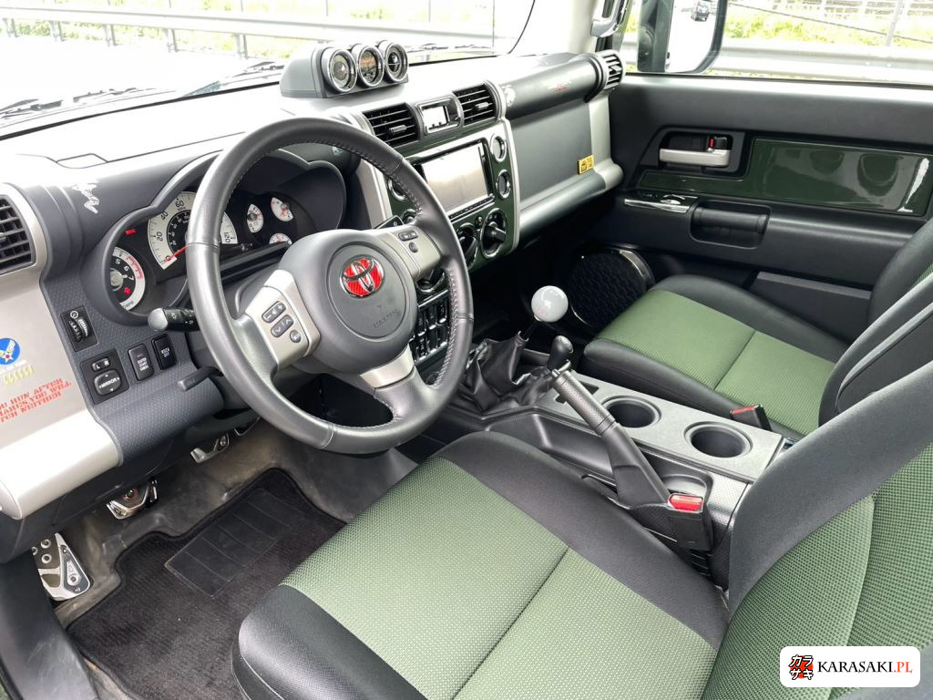 2011 America Toyota FJ Cruiser 4WD 7