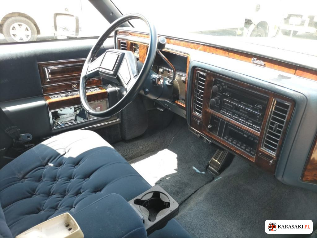 1991 Cadillac Fleetwood 4D Brougham Elegance 5
