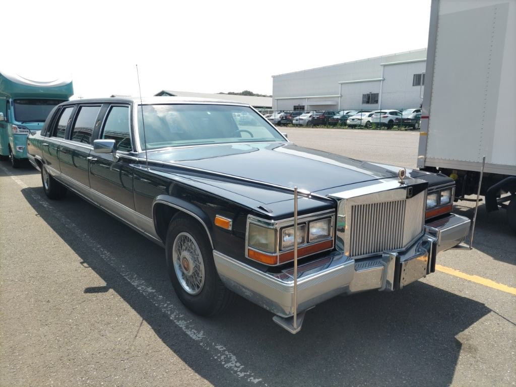 Cadillac Fleetwood 1991 z aukcji japońskiej
