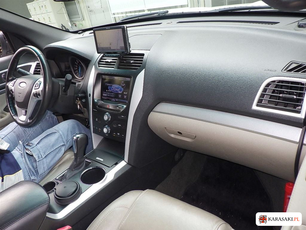 Ford Explorer 2013 з японського аукціону