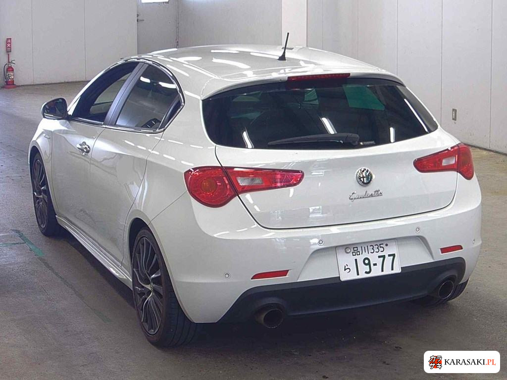 2012 Alfa Romeo Giulietta 5D Quadrifoglio Verde 2