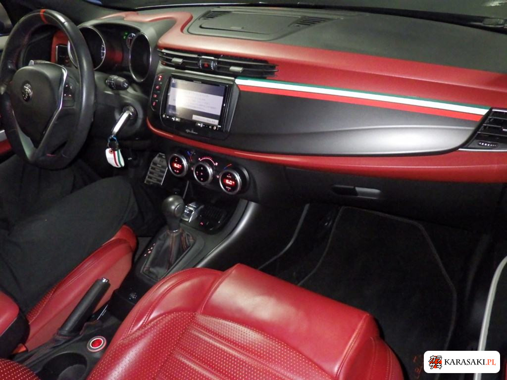 2015 Alfa Romeo Giulietta 5D Quadrifoglio Verde 5