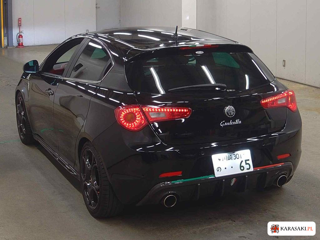2015 Alfa Romeo Giulietta 5D Quadrifoglio Verde 2