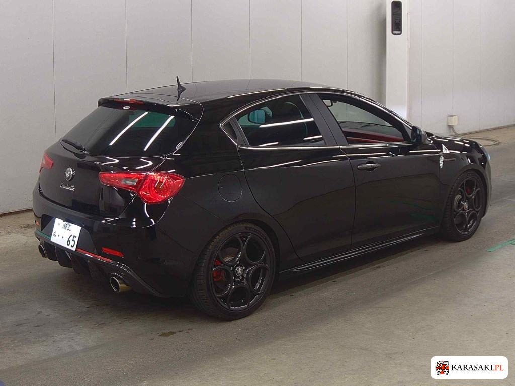 2015 Alfa Romeo Giulietta 5D Quadrifoglio Verde 4