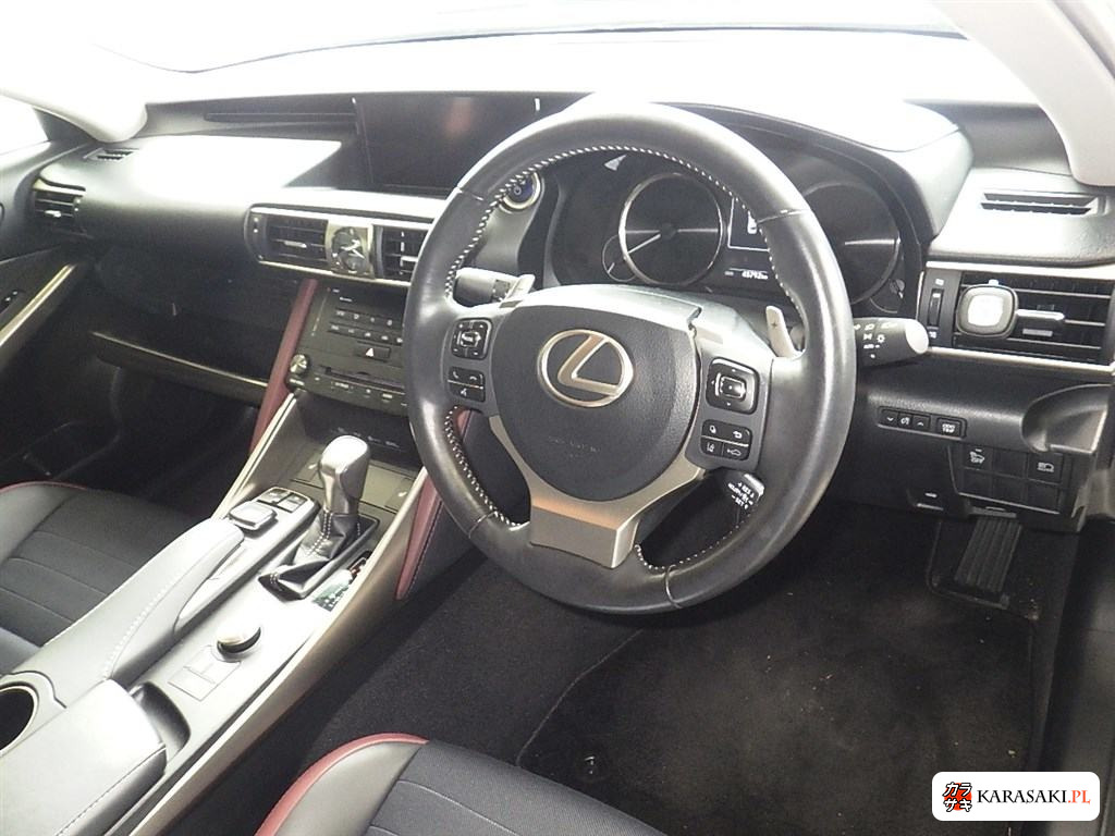 Lexus Is 2018 z aukcji japońskiej