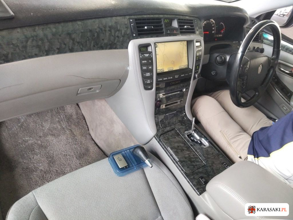 Toyota Crown 2006 z aukcji japońskiej