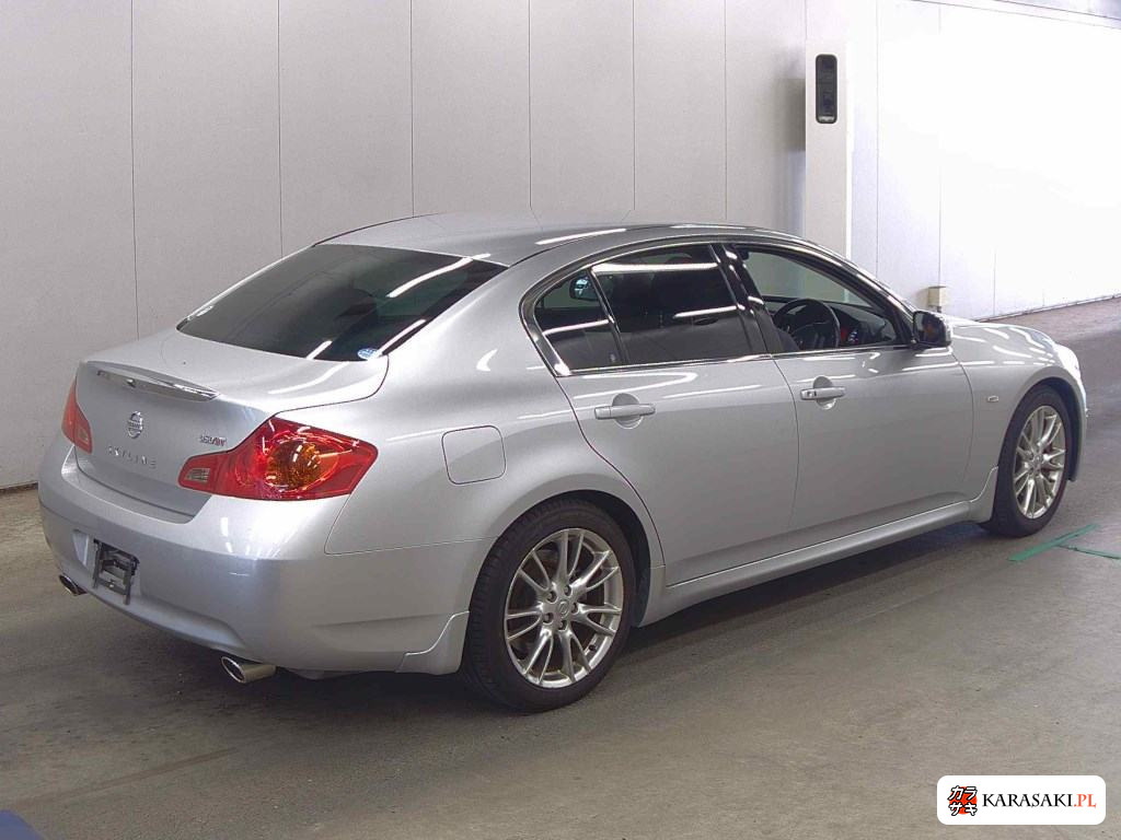 Nissan Skyline 2007 z aukcji japońskiej