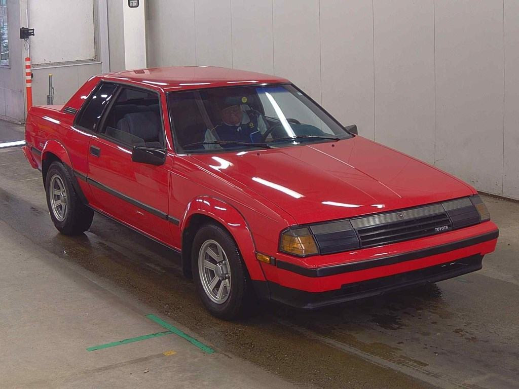 Overseas Toyota 1998 z aukcji japońskiej