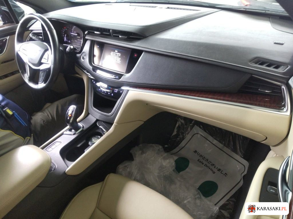 2017 Cadillac XT5 Crossover 4WD Platinum 5