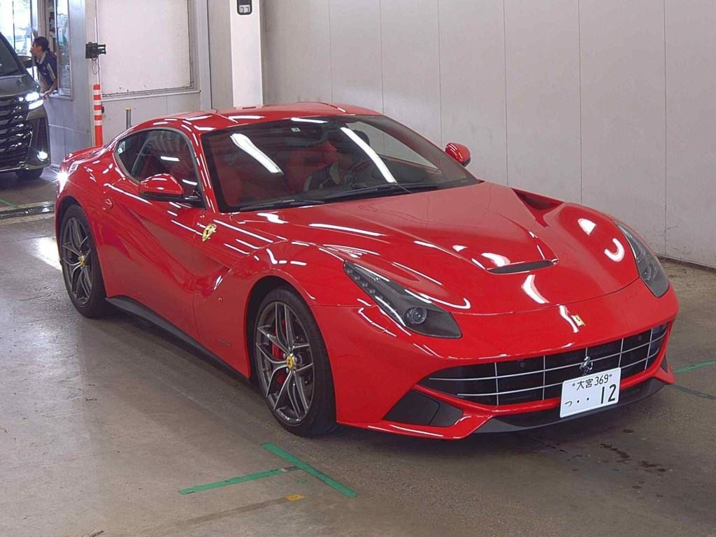 Ferrari F12 Berlinetta 2015 z aukcji japońskiej