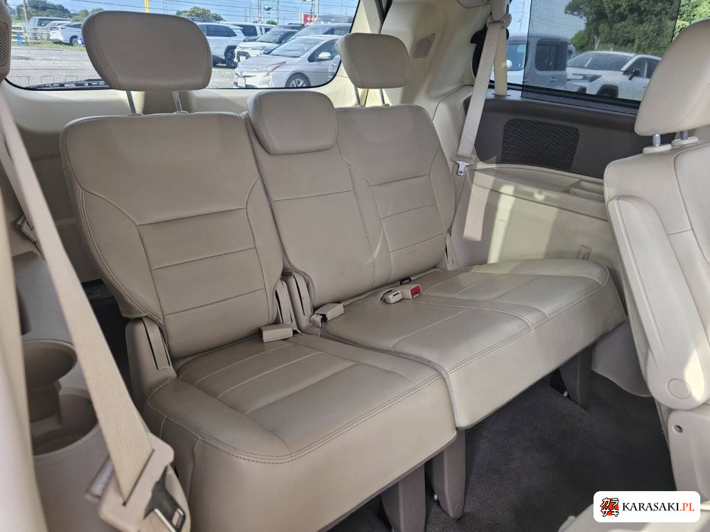 2012 Volkswagen Routan 8