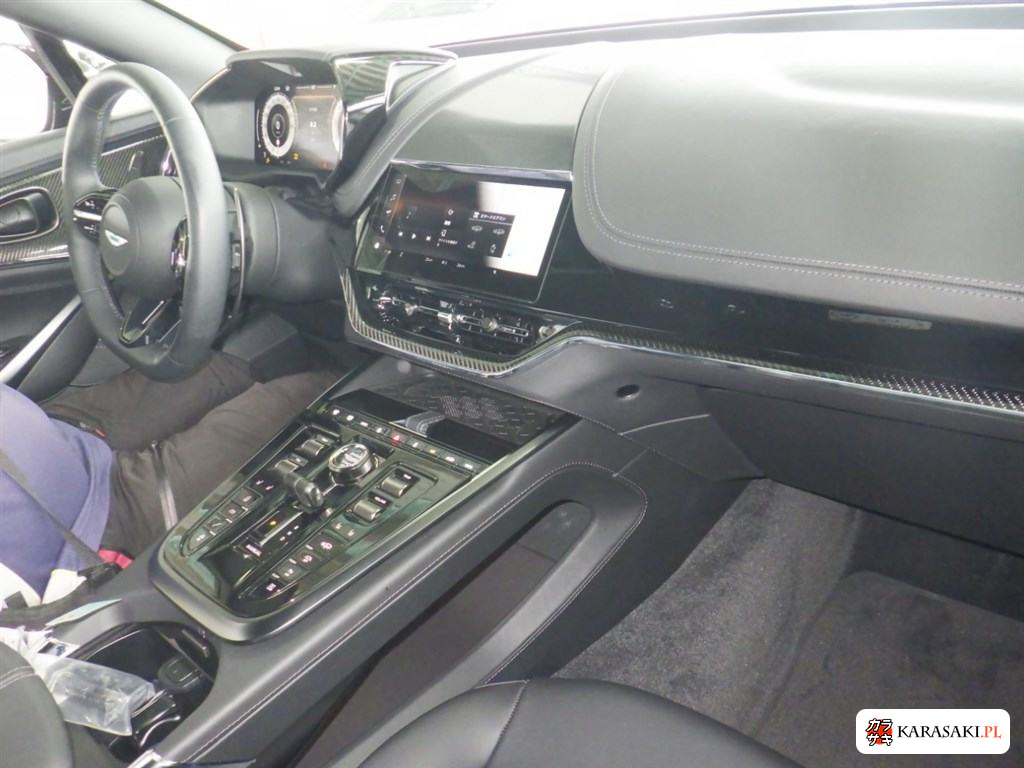 2025 Aston Martin DBX 4WD 5