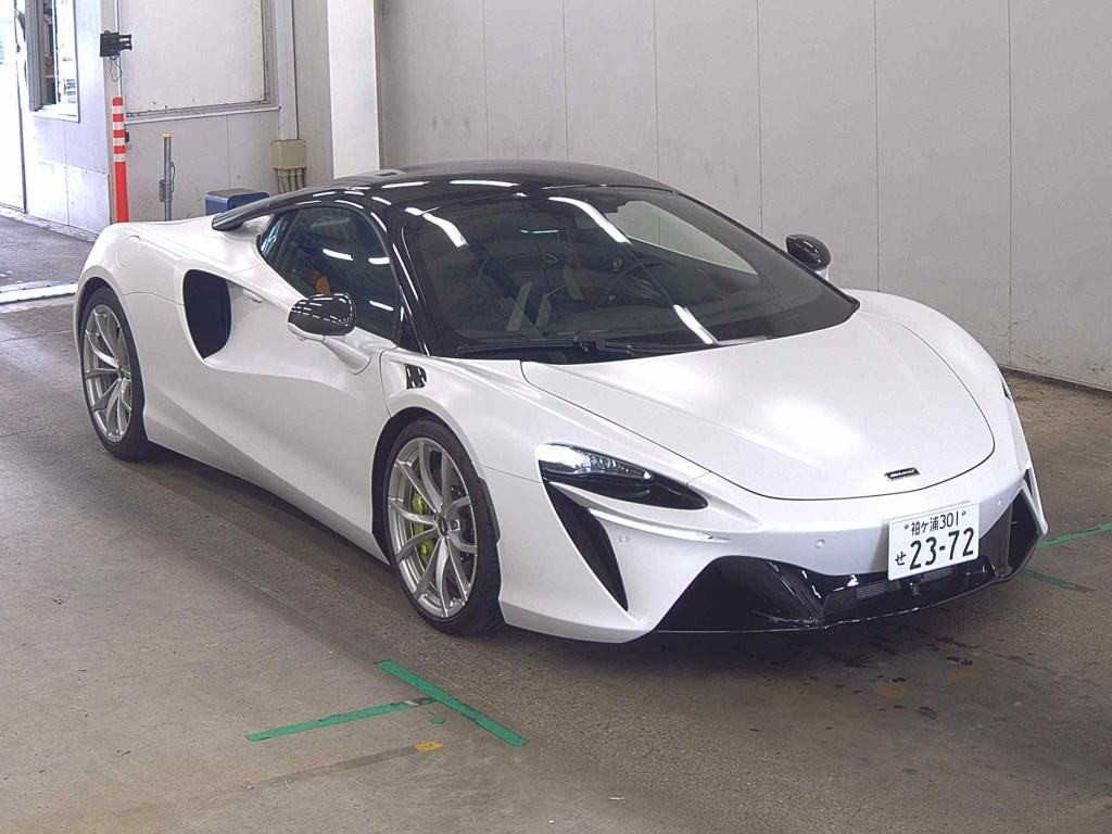 McLaren Artura 2024 z aukcji japońskiej