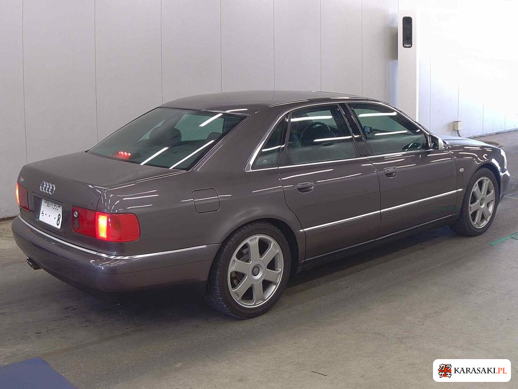2004 Audi S8 4WD Base Grade 4