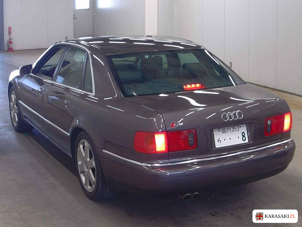 2004 Audi S8 4WD Base Grade 2