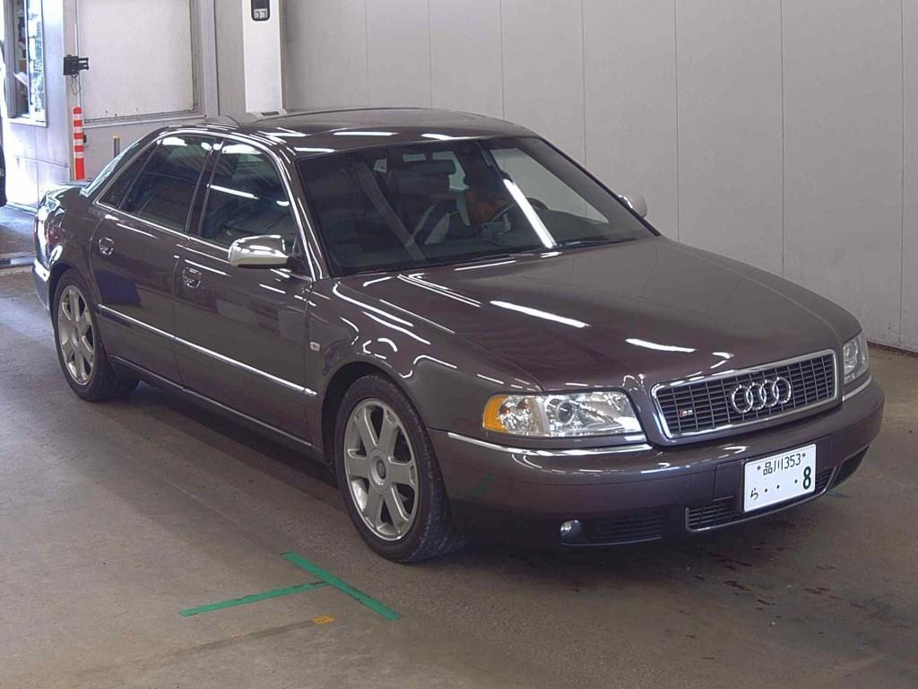 Audi S8 2004 z aukcji japońskiej