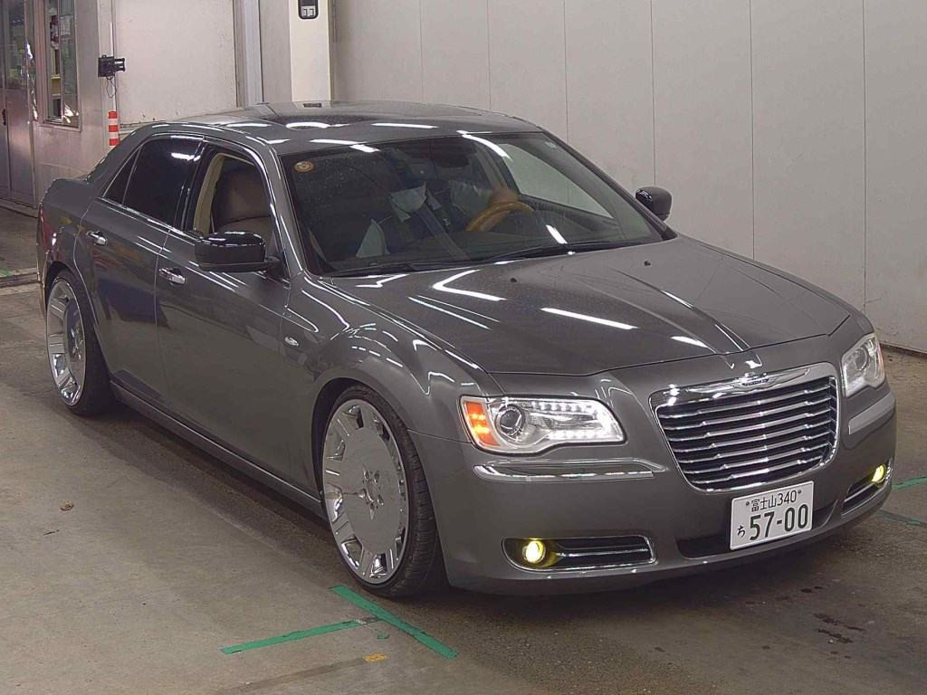 Chrysler 300C 2012 z aukcji japońskiej
