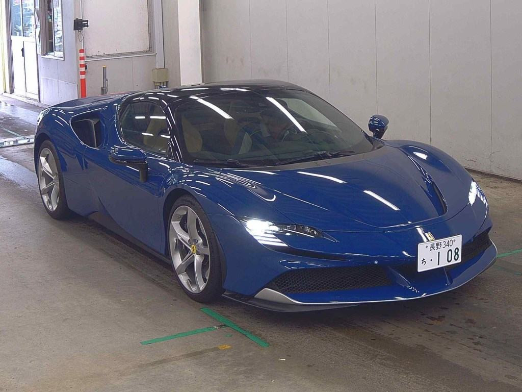 Ferrari SF90 Spider 2022 z aukcji japońskiej