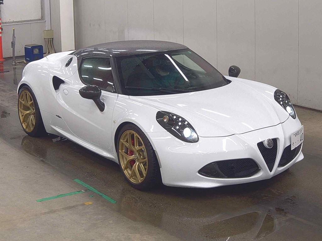 Alfa Romeo 4C 2015 z aukcji japońskiej