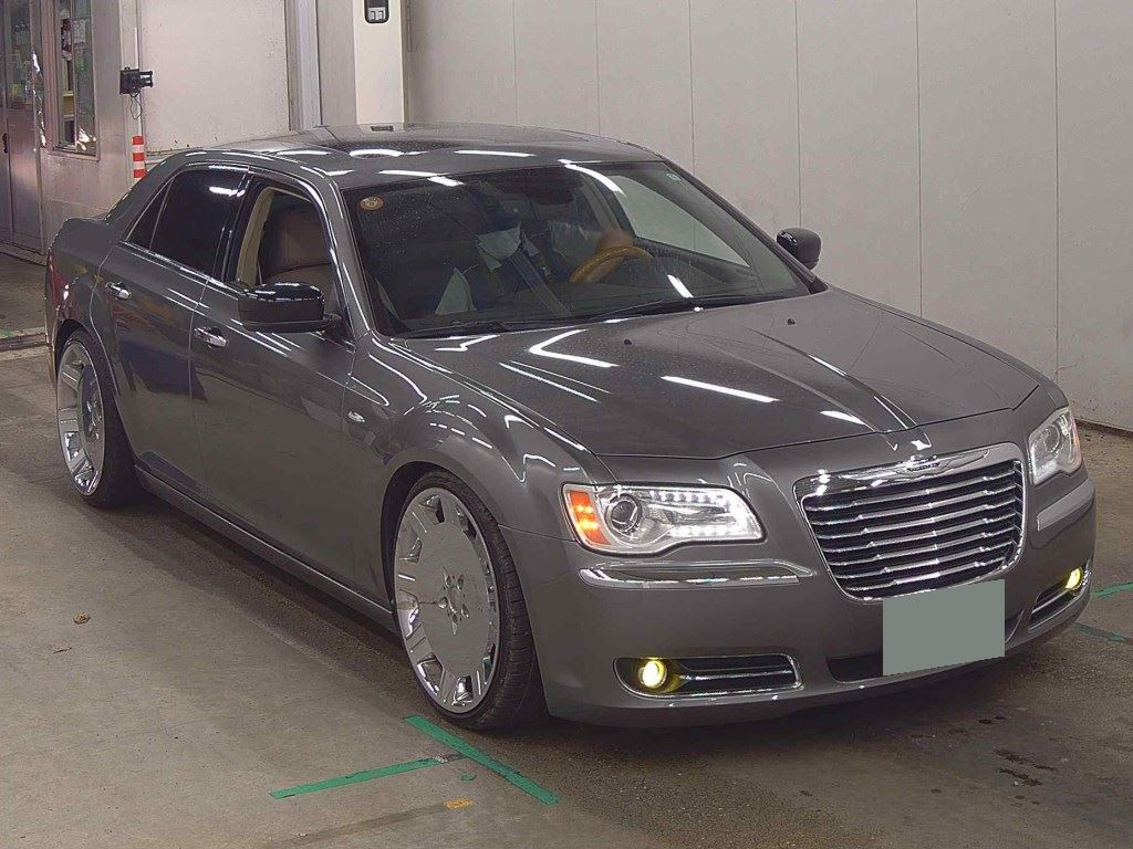 Chrysler 300C 2012 z aukcji japońskiej