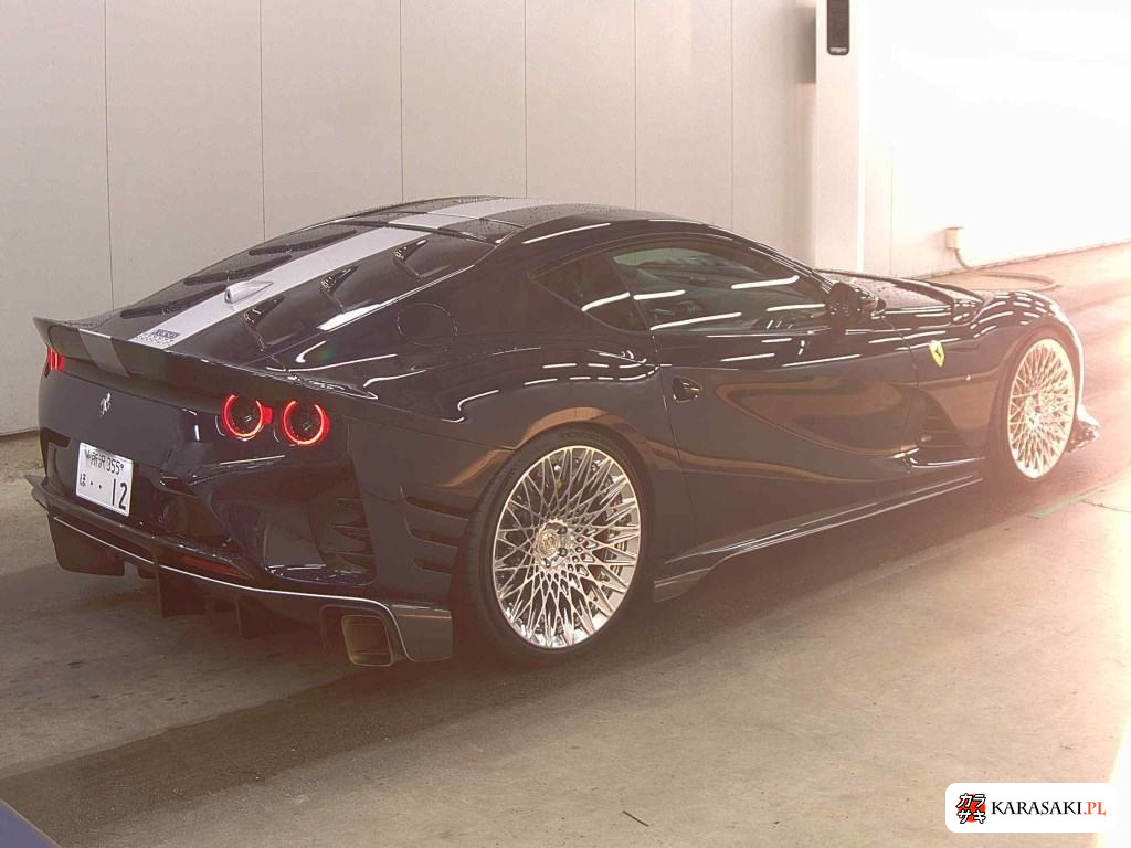 2023 Ferrari 812 Competizione 4