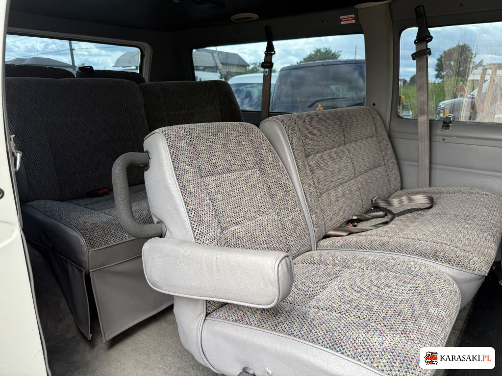 2004 Dodge Van 8