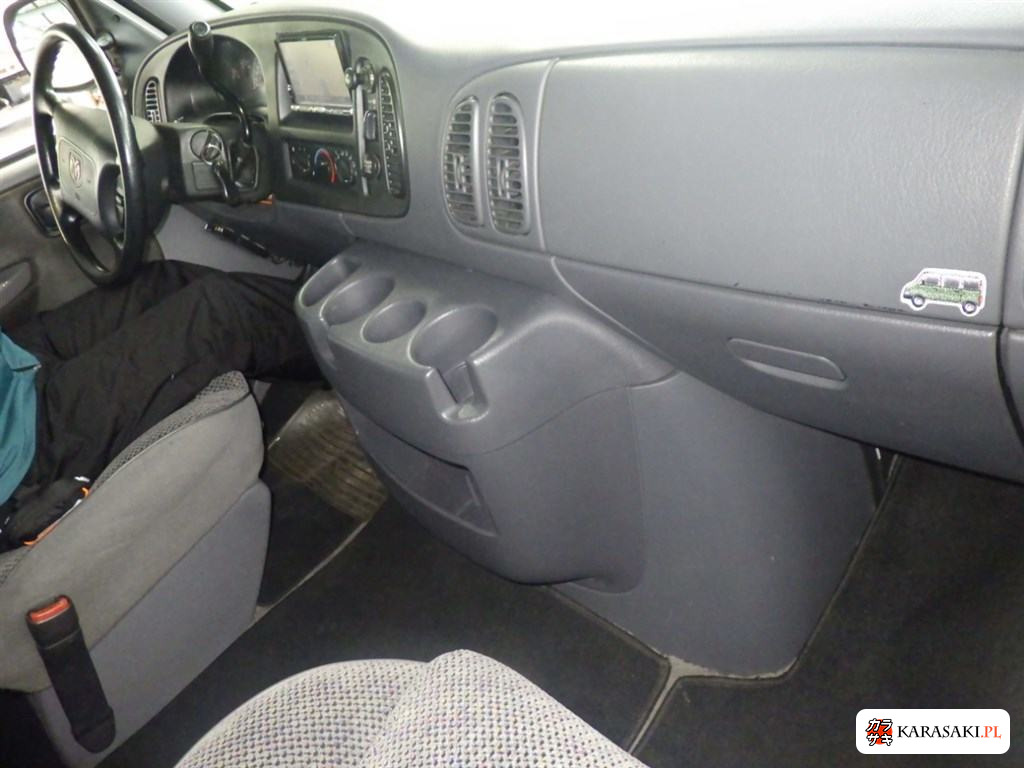 2004 Dodge Van 5