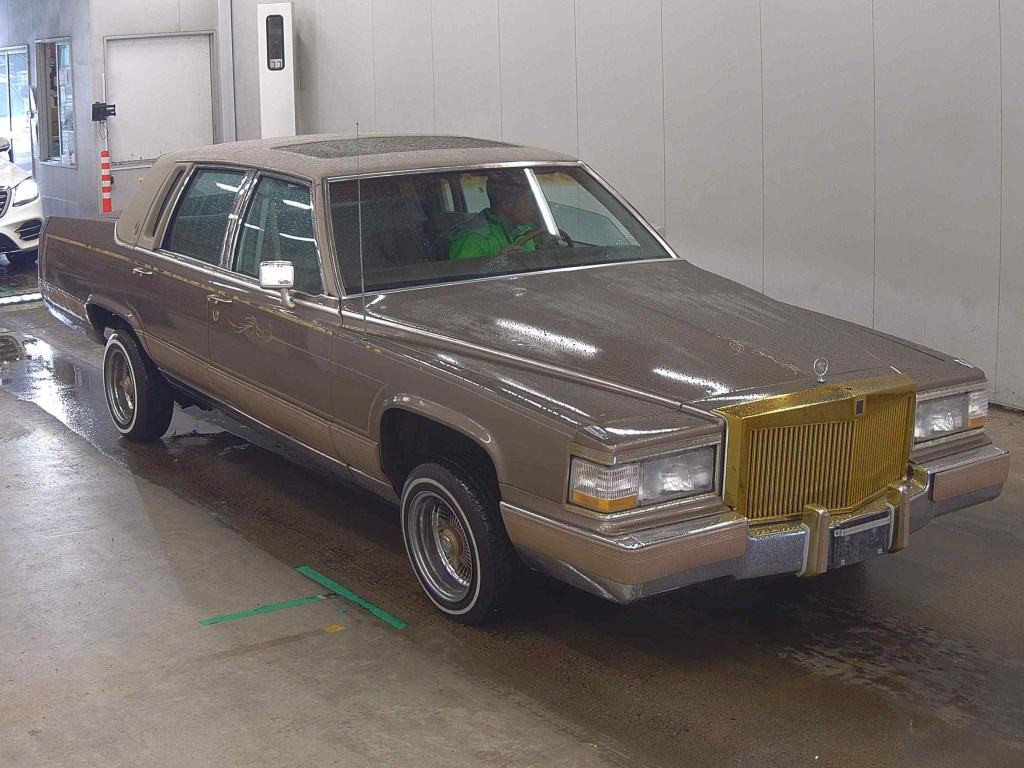 Cadillac Fleetwood 2003 z aukcji japońskiej