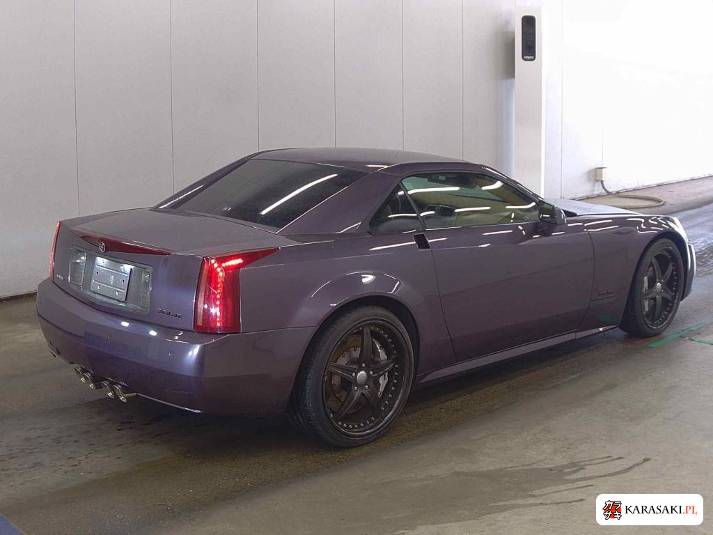 2004 Cadillac XLR Base Grade 4